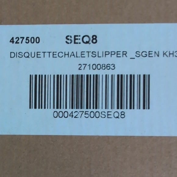 UGG Women's Cream Slippers - Picture 7 of 7